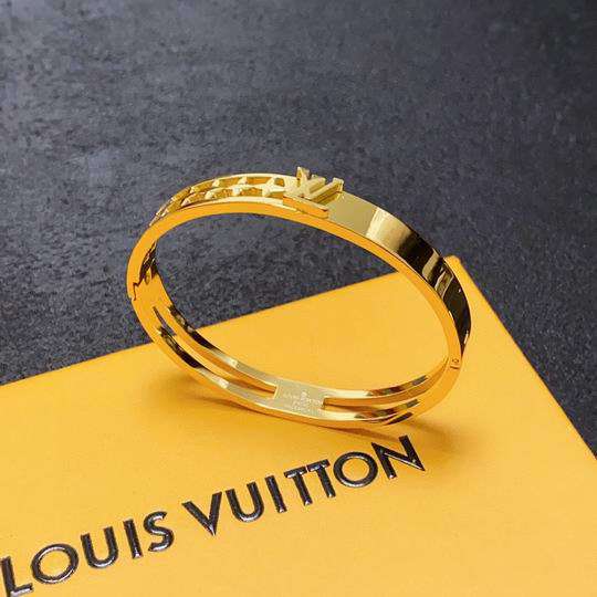 Picture of LV Bracelet _SKULVbracelet11ly6811355